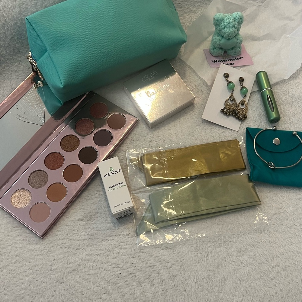 9pcs Teal Cosmetic Bag with Makeup and Accessories (A)